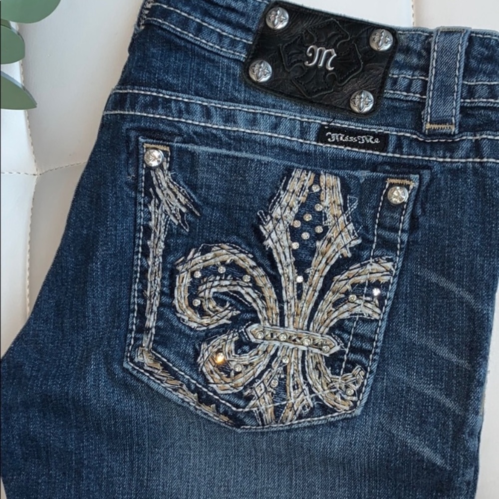 Miss Me Capri Jeans